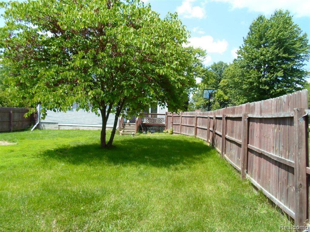 21583 Middlebelt Road New Boston, MI 48164 - Photo 10 of 13 150.JPG