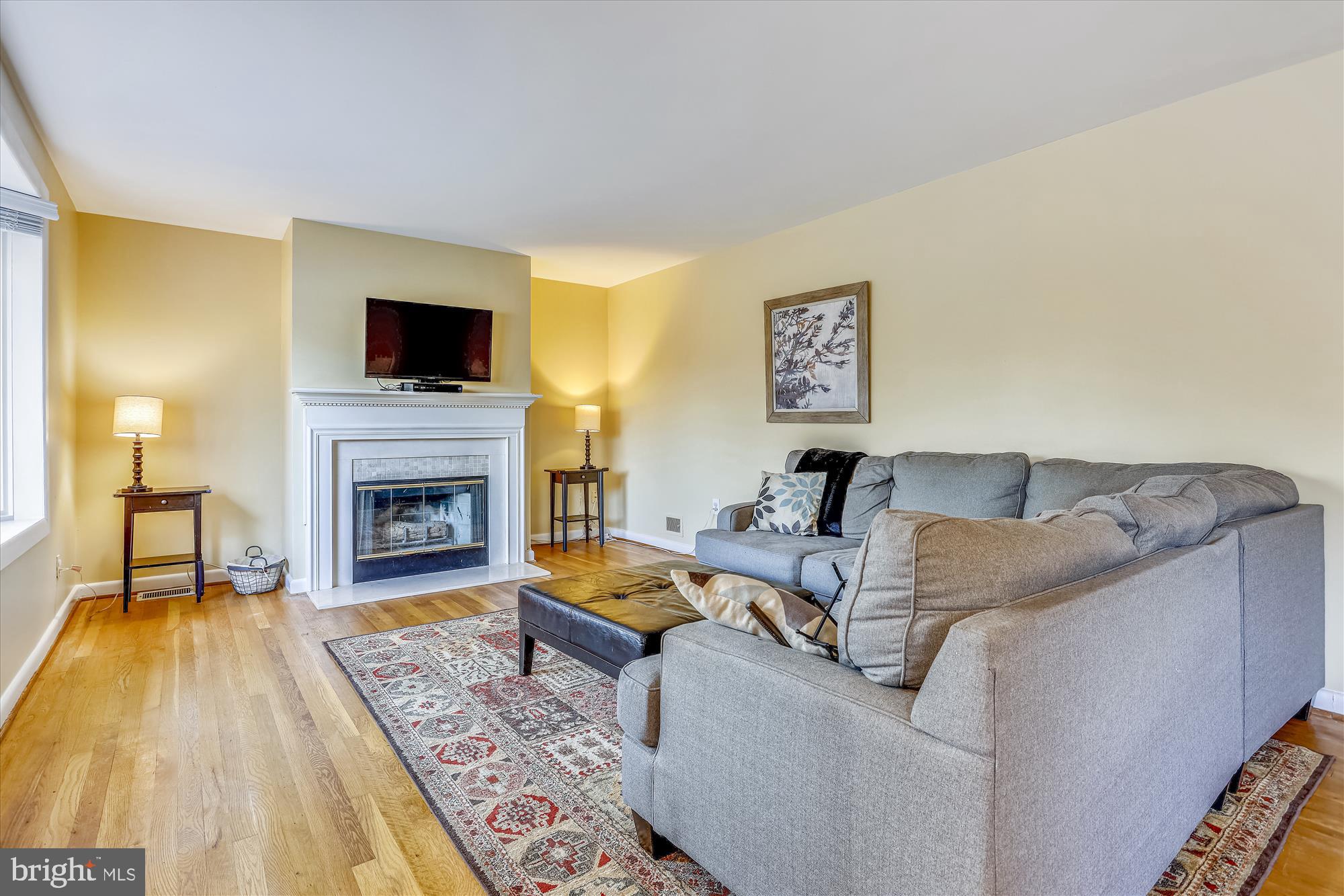 2513 Spencer Road Silver Spring, MD 20910 - Photo 2 of 28 Living Room