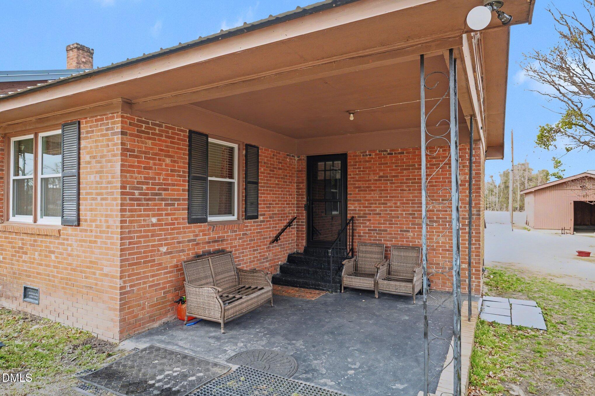 170 Flowers Road Mount Olive, NC 28365 - Photo 4 of 19 011_file_8590