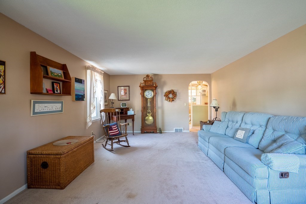 29 Pinebrook Drive Springfield, MA 01129 - Photo 11 of 32