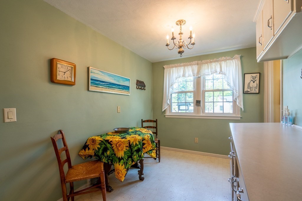 29 Pinebrook Drive Springfield, MA 01129 - Photo 6 of 32
