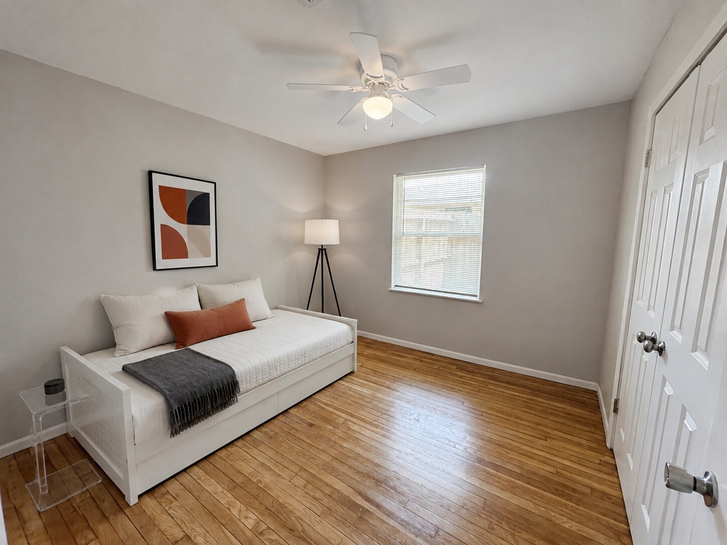 6010 Ridgeway Drive Houston, TX 77033 - Photo 8 of 16 *Virtually Staged*