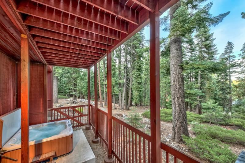 11811 Chamonix Road Truckee, CA 96161 - Photo 20 of 21 Gallery Image 20