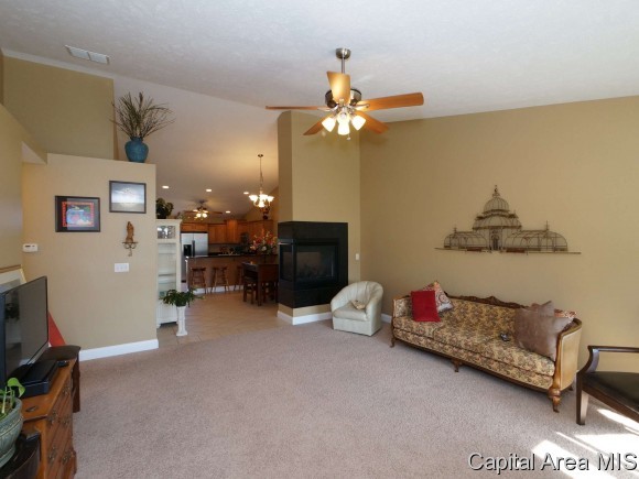 616 Heathrow Lane Rochester, IL 62563 - Photo 2 of 24