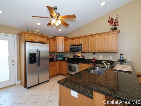 616 Heathrow Lane Rochester, IL 62563 - Photo 5 of 24
