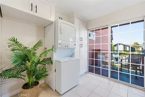 $549,000 | 409 Utica Avenue, Unit D34, Huntington Beach, CA 92648