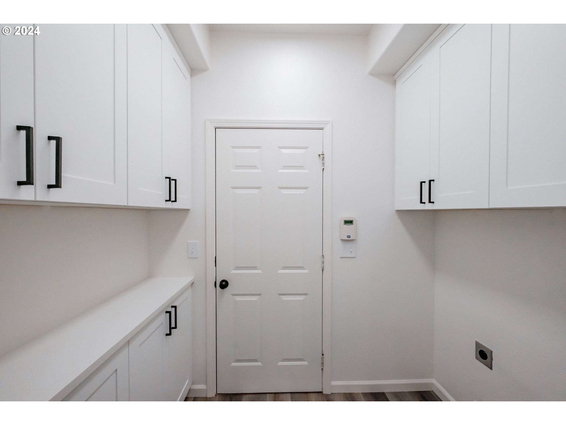 4436 Spring Meadow Avenue Eugene, OR 97404 - Photo 14 of 36 Laundry