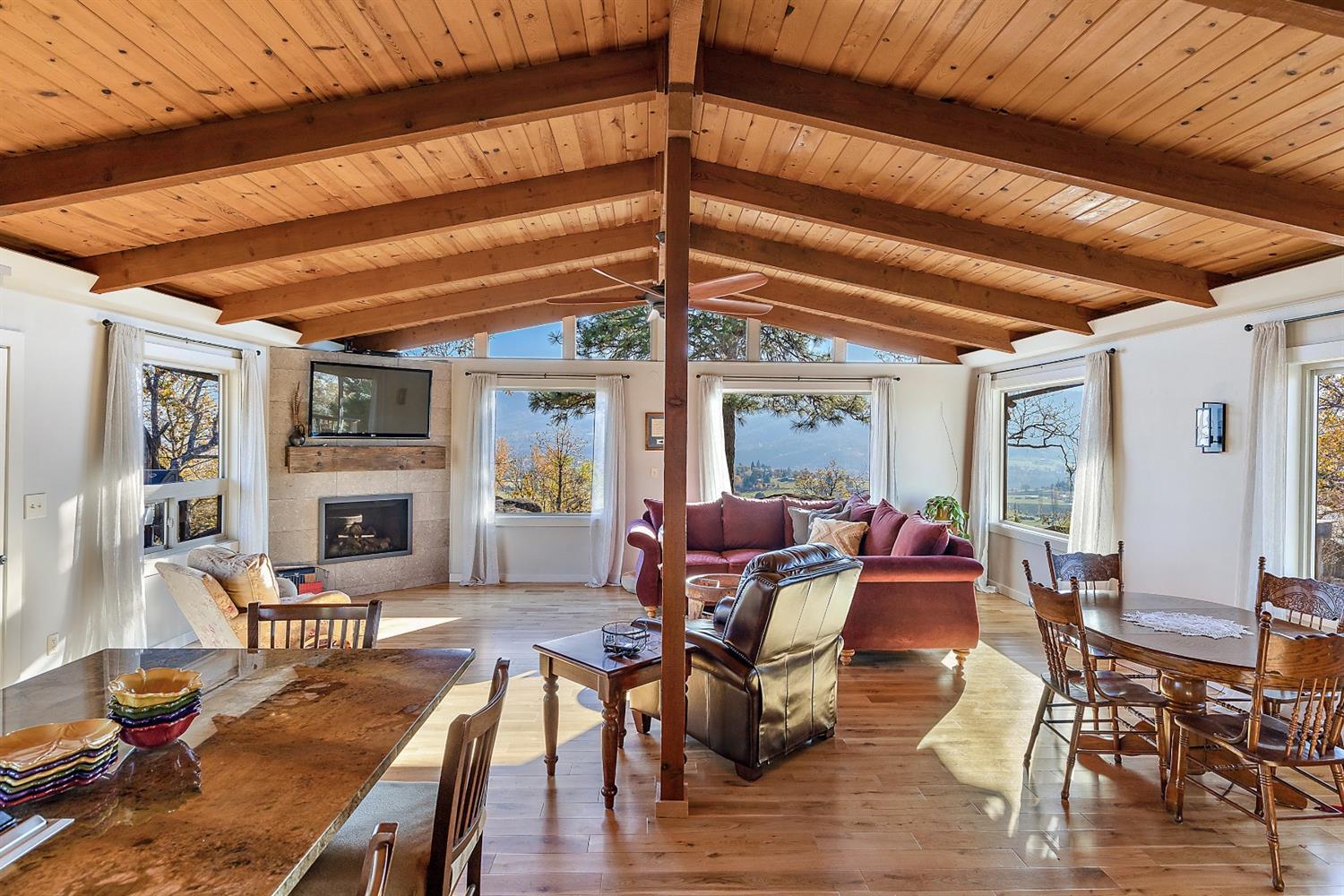 1876 North Valley View Road Ashland, OR 97520 - Photo 10 of 35 Additional Photo