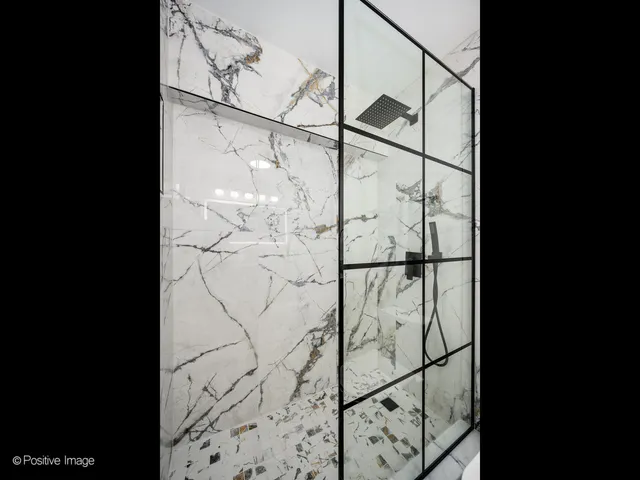 $305,999 | 5455 North Sheridan Road, Unit 1904, Chicago, IL 60640