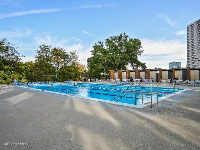 $305,999 | 5455 North Sheridan Road, Unit 1904, Chicago, IL 60640