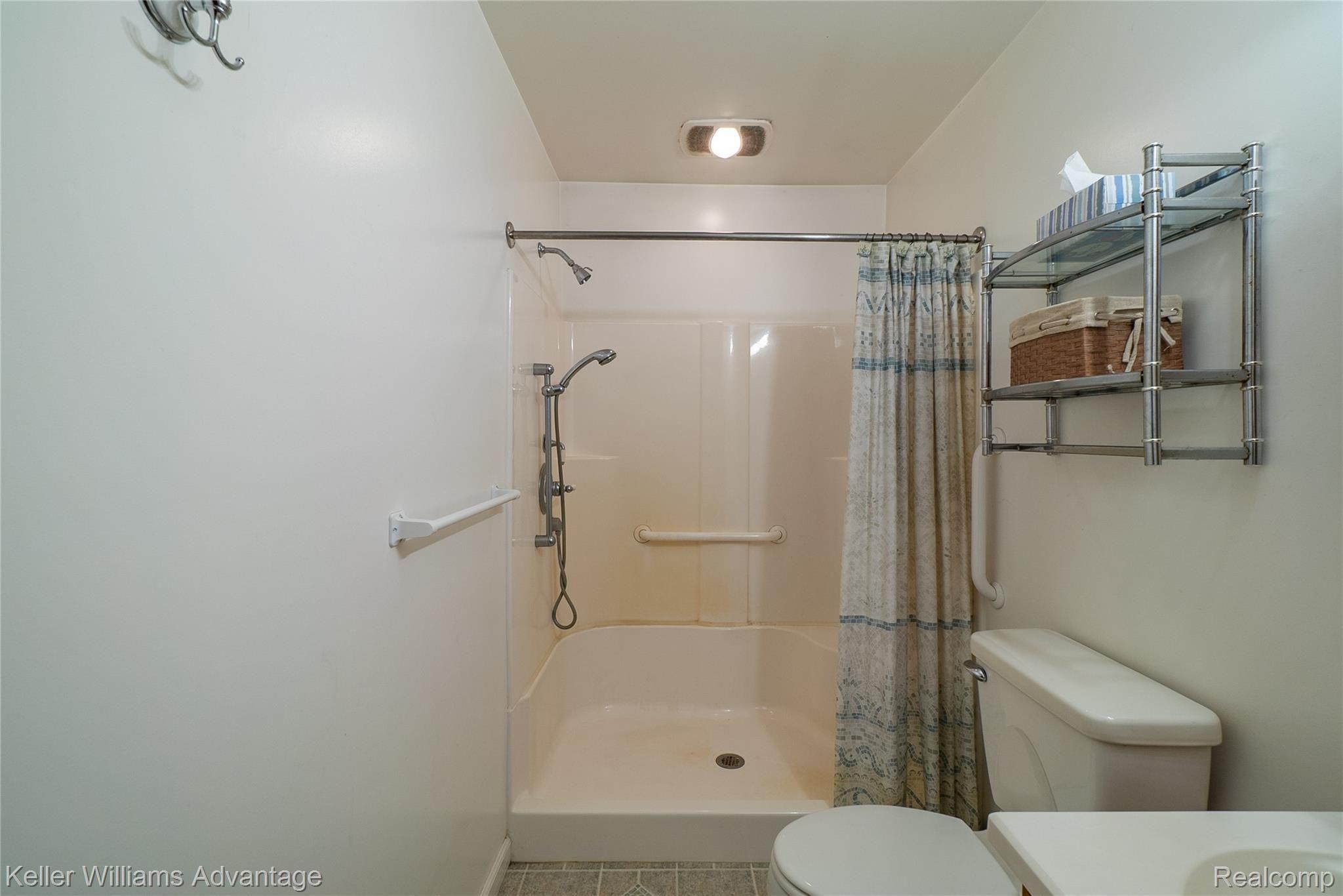 4077 West Ray Road Grand Blanc, MI 48439 - Photo 20 of 41 RayRd_4077_Bathroom A2.jpg