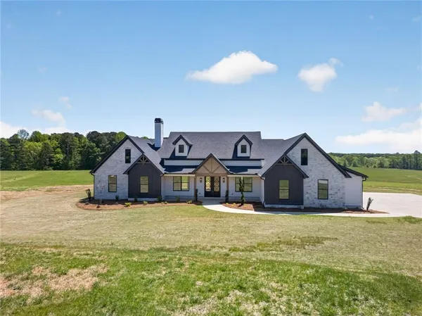 $819,914 | 735 Lake Cir Road, Buchanan, GA 30113