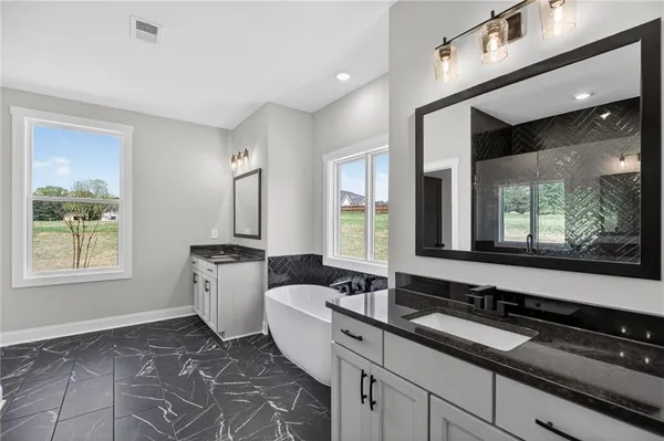 $804,900 | 735 Lake Cir Road, Buchanan, GA 30113