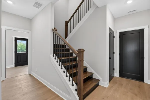 $804,900 | 735 Lake Cir Road, Buchanan, GA 30113