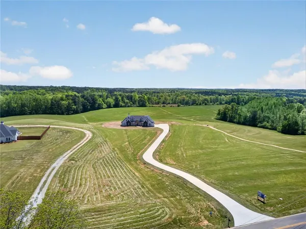 $804,900 | 735 Lake Cir Road, Buchanan, GA 30113