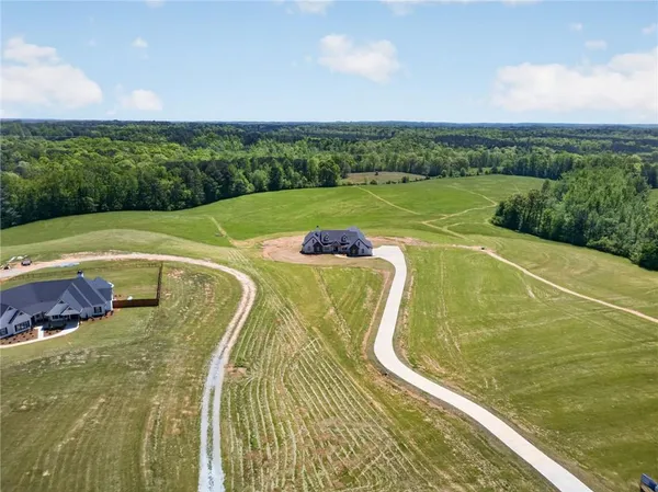 $804,900 | 735 Lake Cir Road, Buchanan, GA 30113