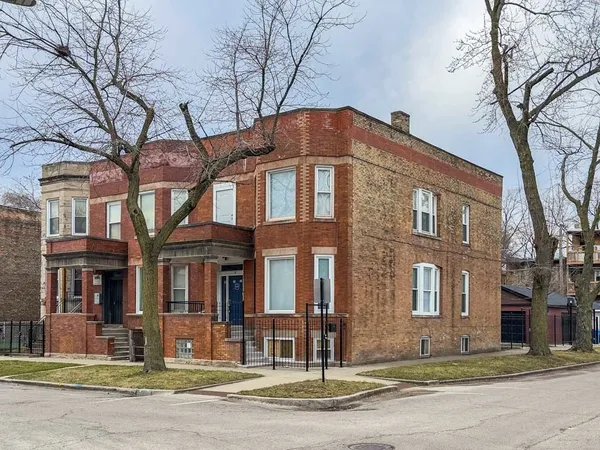$3,500 | 6500 South Rhodes Avenue, Unit 2, Chicago, IL 60637