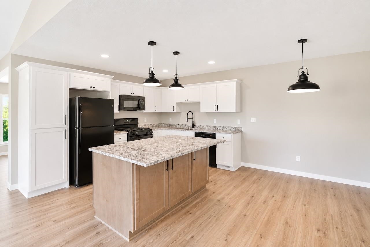 2243 South Haborn Beloit, WI 53511 - Photo 5 of 18