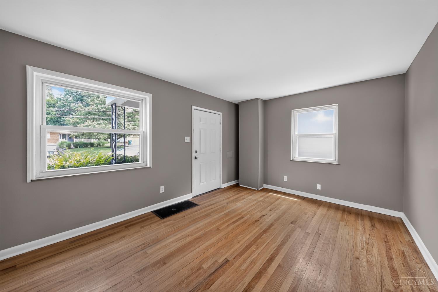 1119 Anderson Ferry Road Cincinnati, OH 45238 - Photo 11 of 31