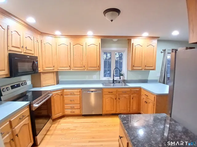 $3,000 | 100 Beacon Street, Bristol, CT 06010