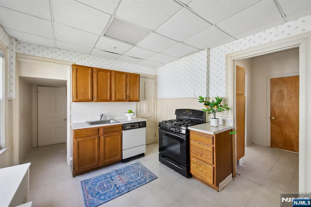 70 Orange Road Montclair, NJ 07042 - Photo 18 of 50