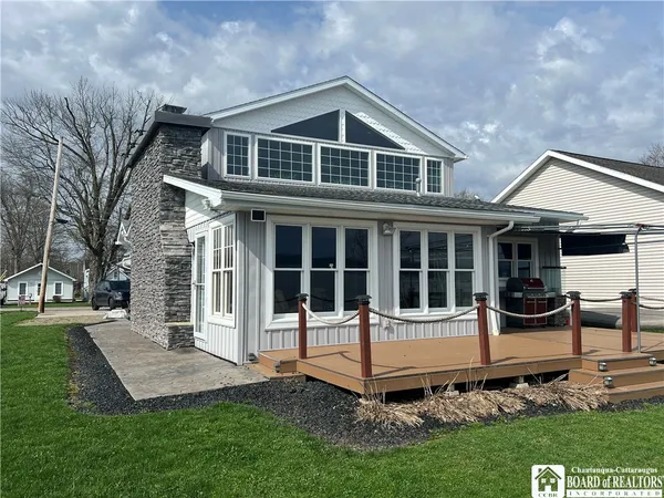 $629,000 | 2404 Lakeside Drive, Busti, NY 14710