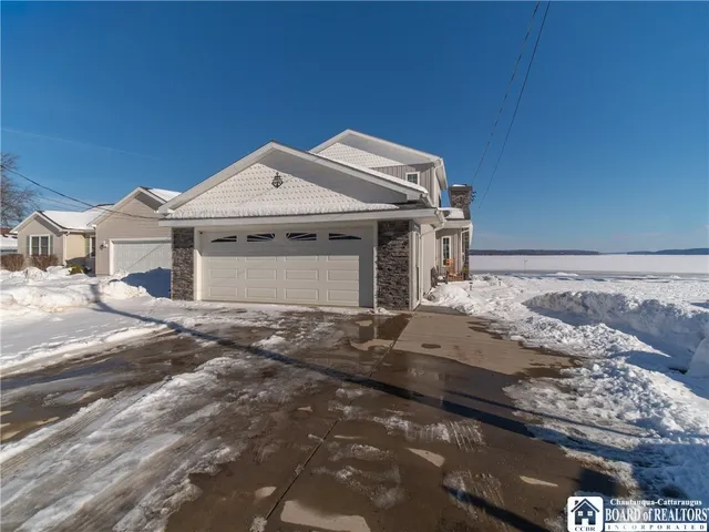 $629,000 | 2404 Lakeside Drive, Busti, NY 14710