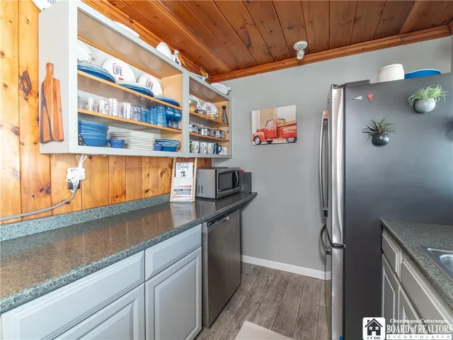 $629,000 | 2404 Lakeside Drive, Busti, NY 14710