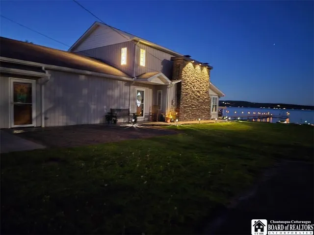 $629,000 | 2404 Lakeside Drive, Busti, NY 14710