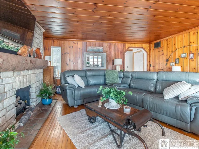 $629,000 | 2404 Lakeside Drive, Busti, NY 14710