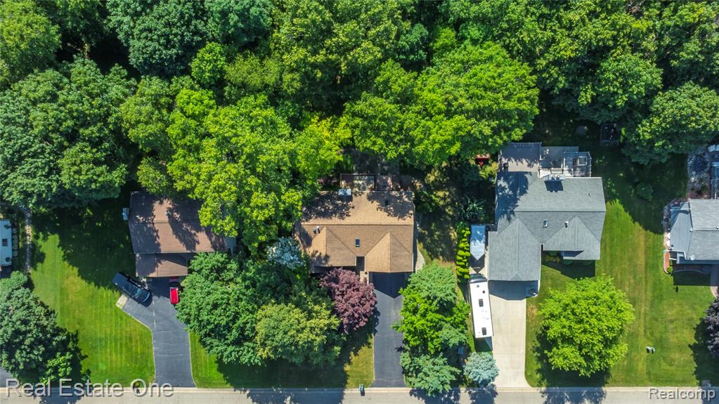 9611 Klais Road Clarkston, MI 48348 - Photo 7 of 44