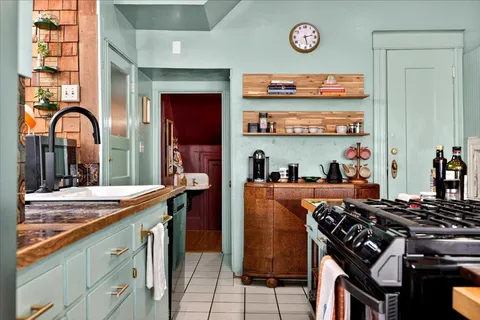 $889,000 | 2301 Capitol Avenue, Sacramento, CA 95816