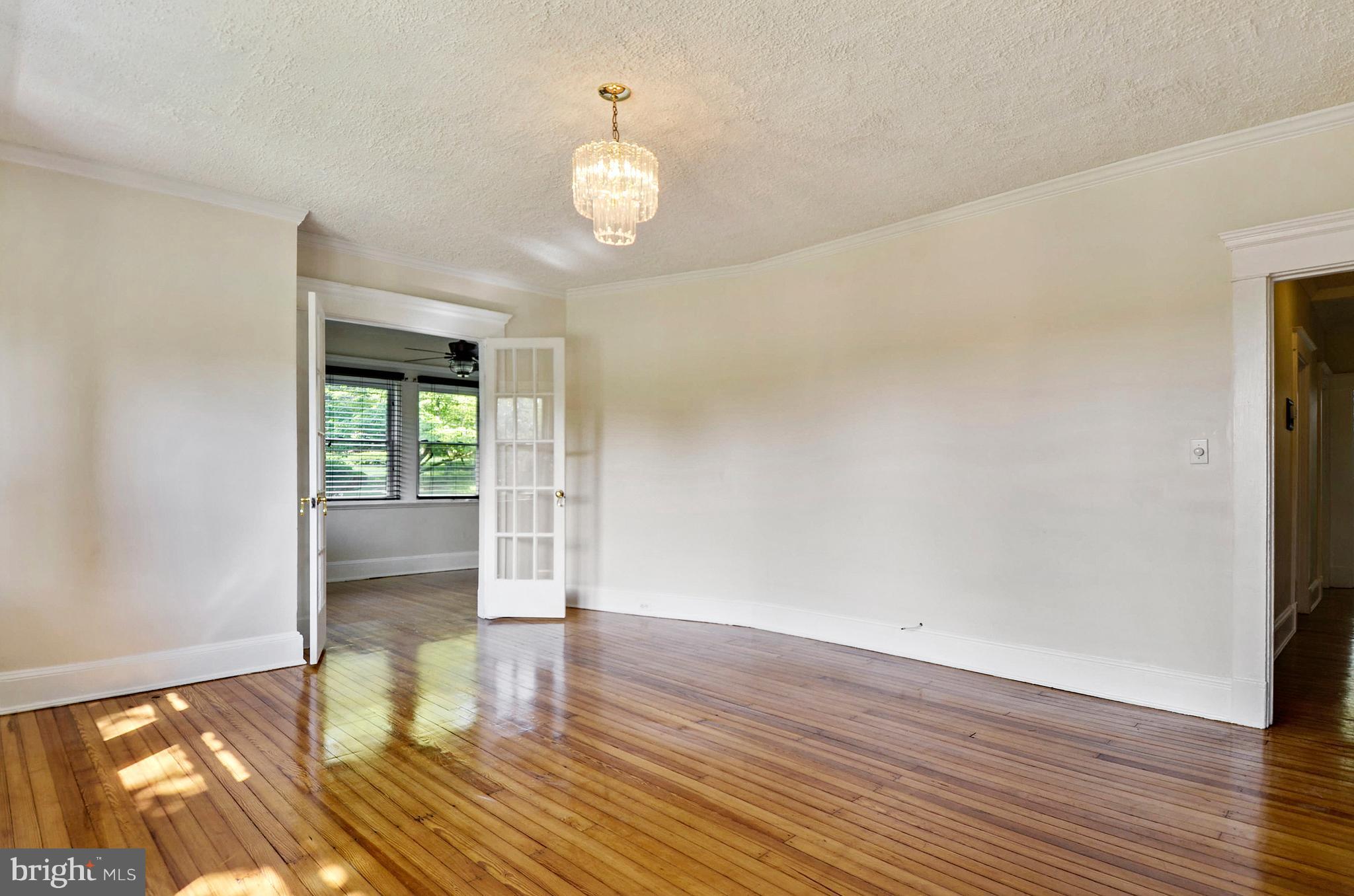 3616 Kelox Road Baltimore, MD 21207 - Photo 5 of 30 Living Room