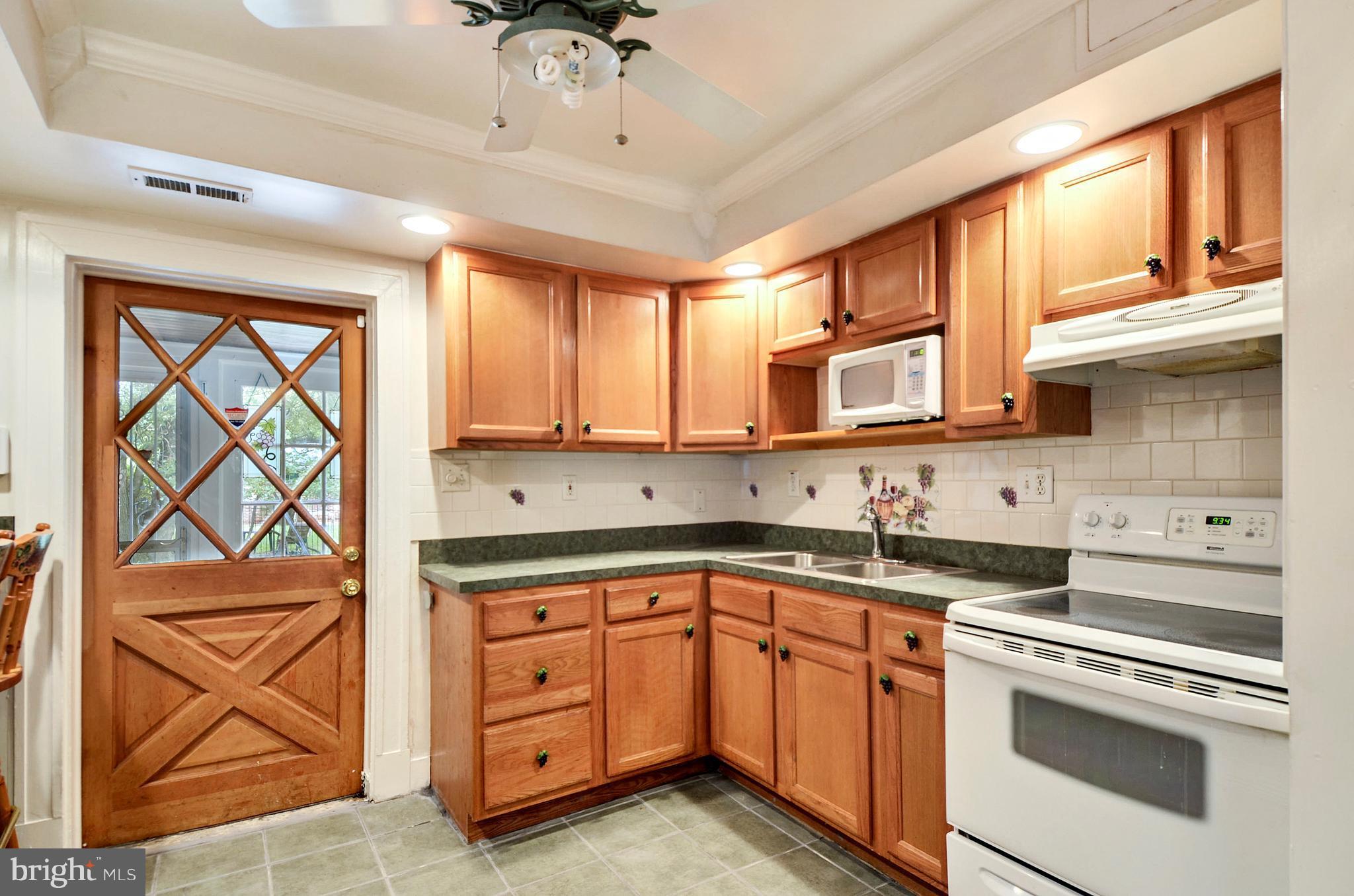 3616 Kelox Road Baltimore, MD 21207 - Photo 8 of 30 Kitchen
