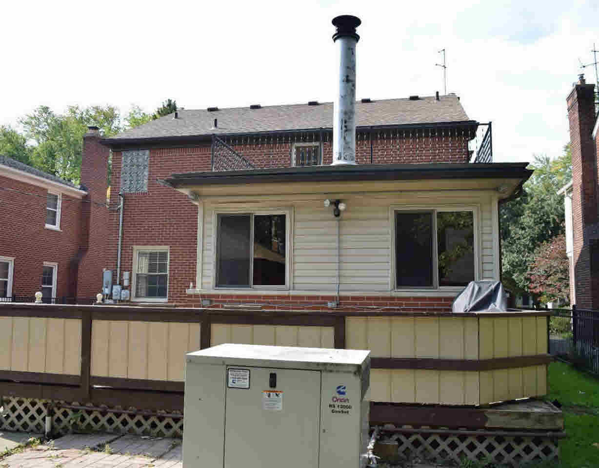 1250 Whittier Road Grosse Pointe, MI 48230 - Photo 9 of 60 21226501-8.JPG