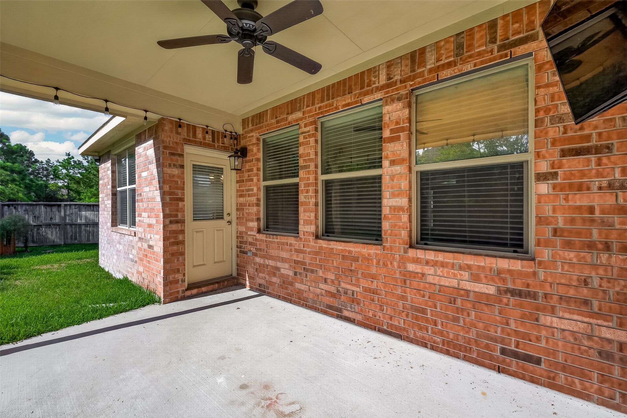174 Maple Grove Drive Conroe, TX 77384 - Photo 35 of 36 Gallery Image 35