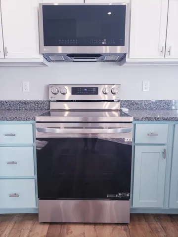 $500,000 | 18 Heritage Way, Unit 14, Saco, ME 04072