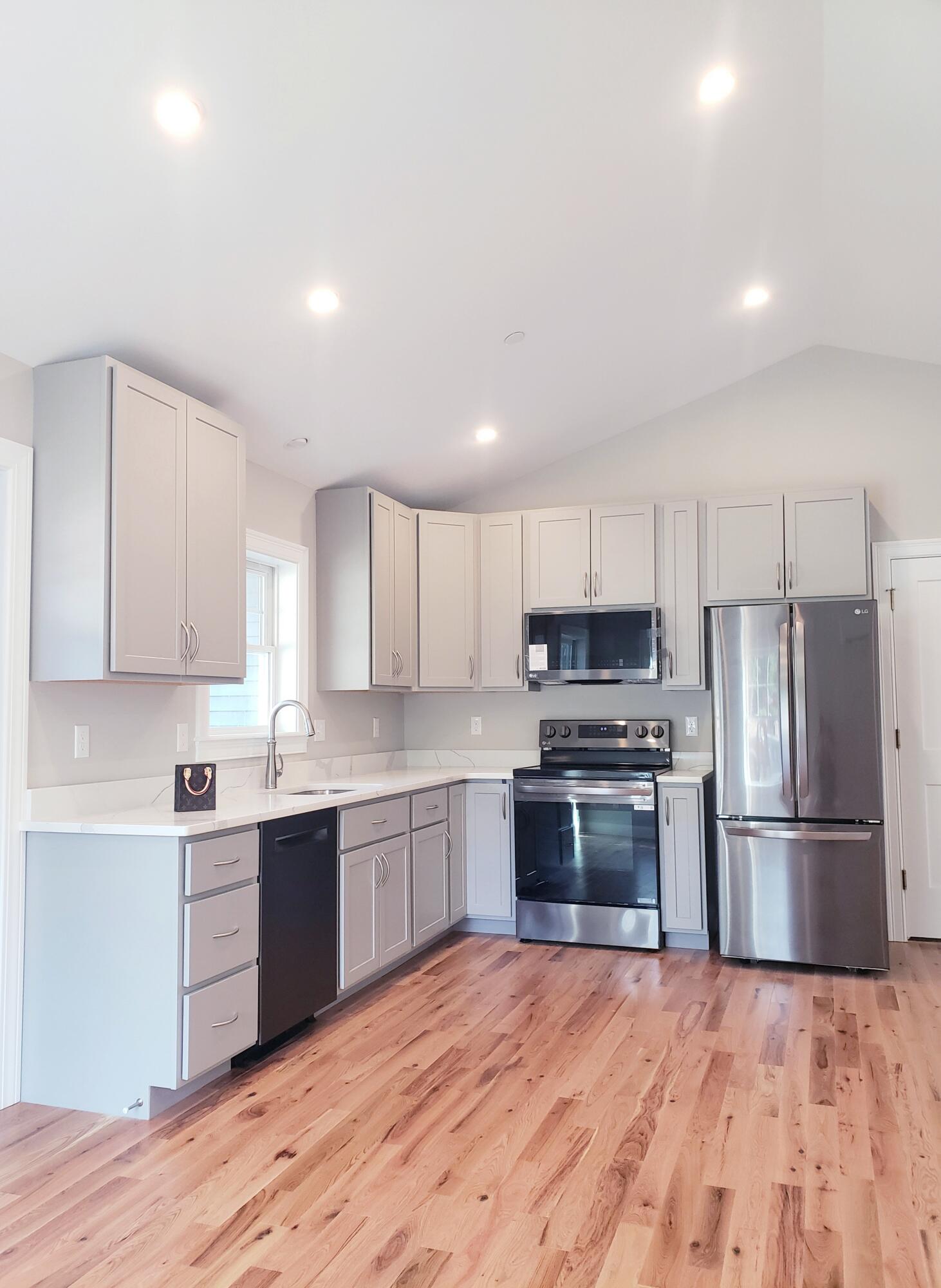 18 Heritage Way, Unit 14 Saco, ME 04072 - Photo 163 of 196 20250925_191357