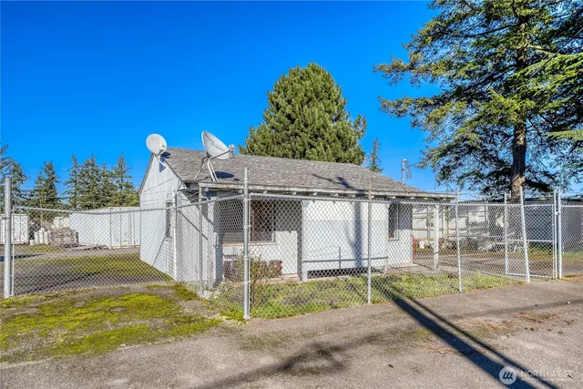 $2,249,950 | 3817-3819 94th Street Southwest, Lakewood, WA 98499