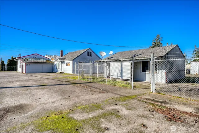 $2,249,950 | 3817-3819 94th Street Southwest, Lakewood, WA 98499