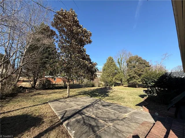 $2,050 | 2841 Deerwood Drive, Winston-Salem, NC 27103