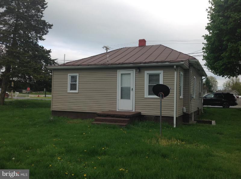315 East 10th Avenue Ranson, WV 25438 - Photo 4 of 16 Exterior (Rear)