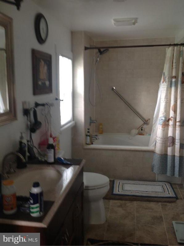 315 East 10th Avenue Ranson, WV 25438 - Photo 8 of 16 Bath