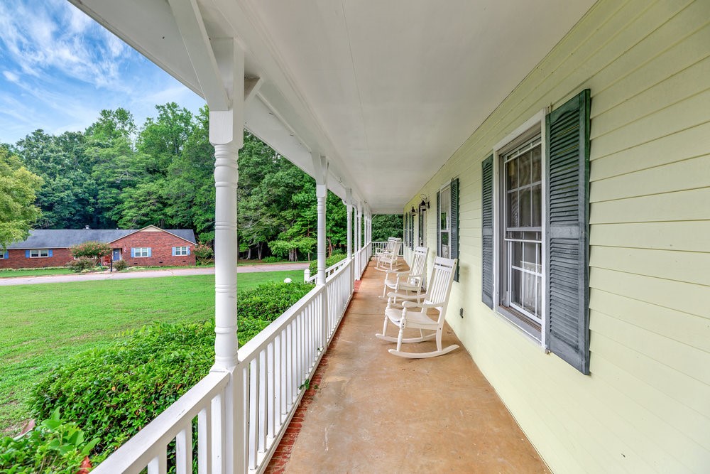 224 Regency Circle Anderson, SC 29625 - Photo 41 of 43 Front porch