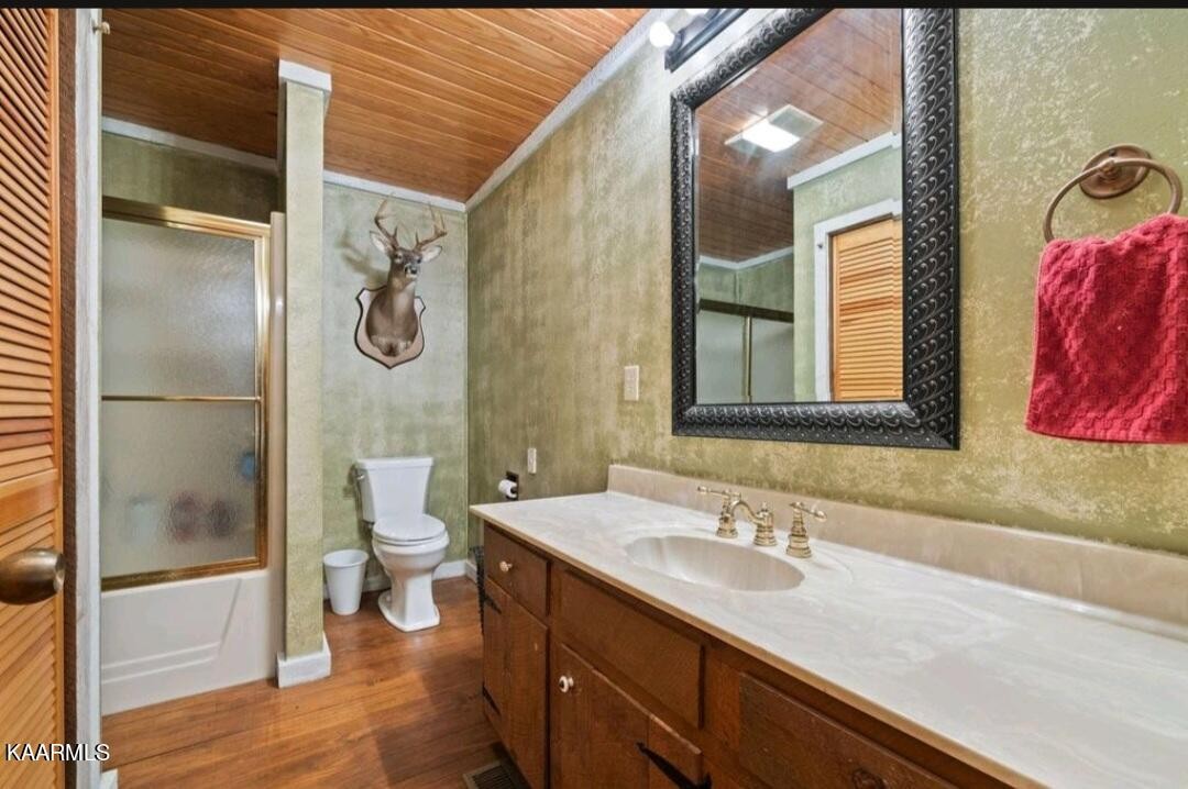 2122 Northwest Old River Road Charleston, TN 37310 - Photo 10 of 28 a bathroom with a sink and a mirror