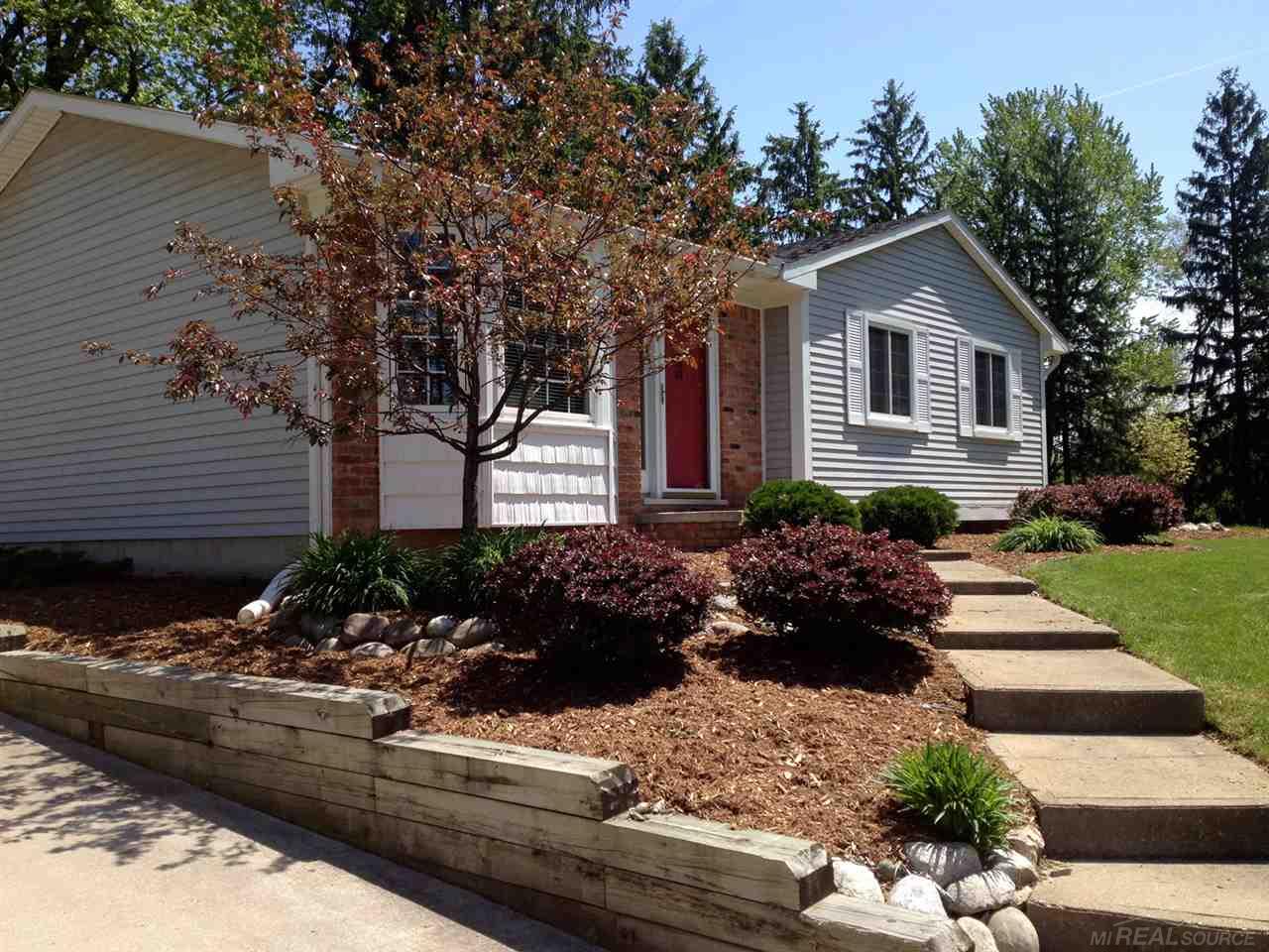 541 Curzon Road Rochester Hills, MI 48307 - Photo 2 of 22