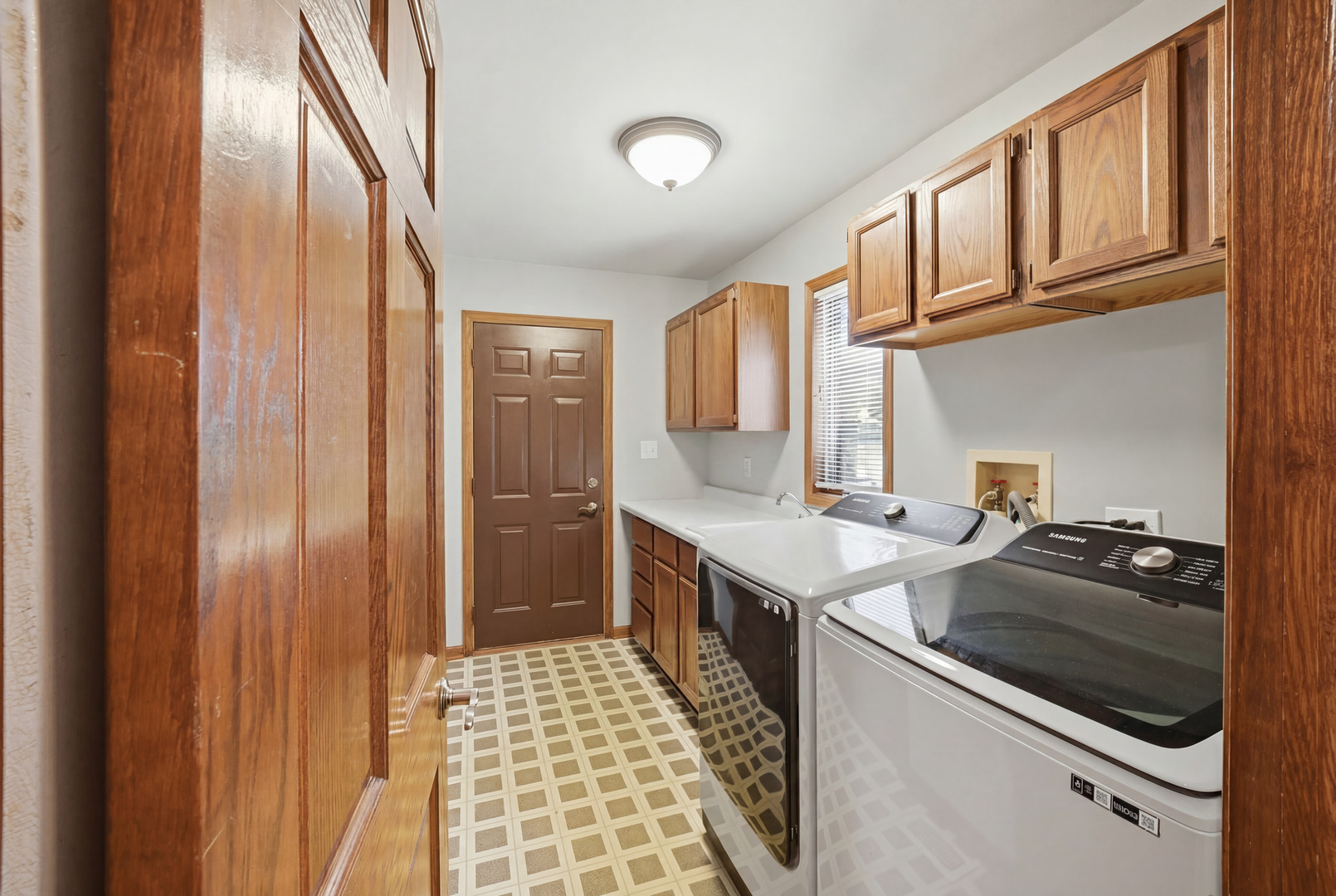 534 Whispering Pines Road Lindenhurst, IL 60046 - Photo 36 of 50