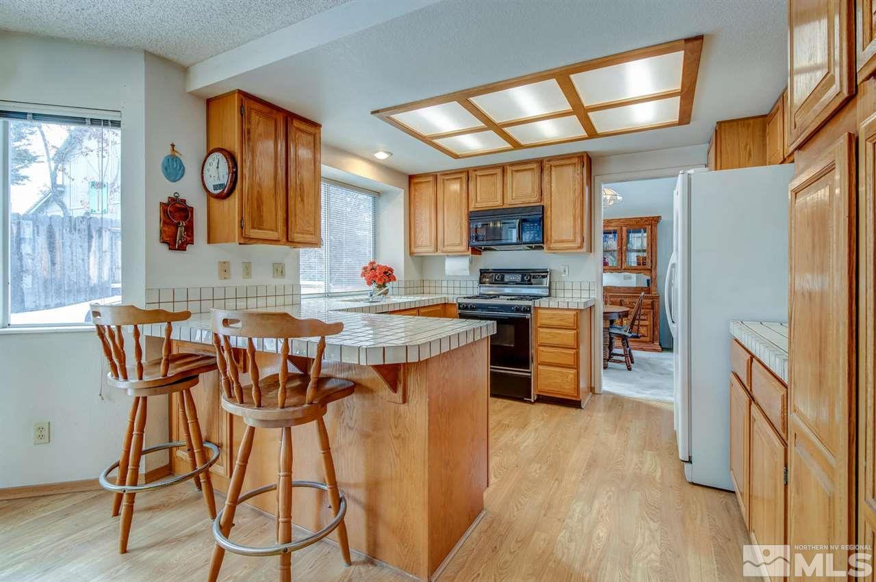 976 Ridgeview Drive Reno, NV 89511 - Photo 9 of 25 Photo 9