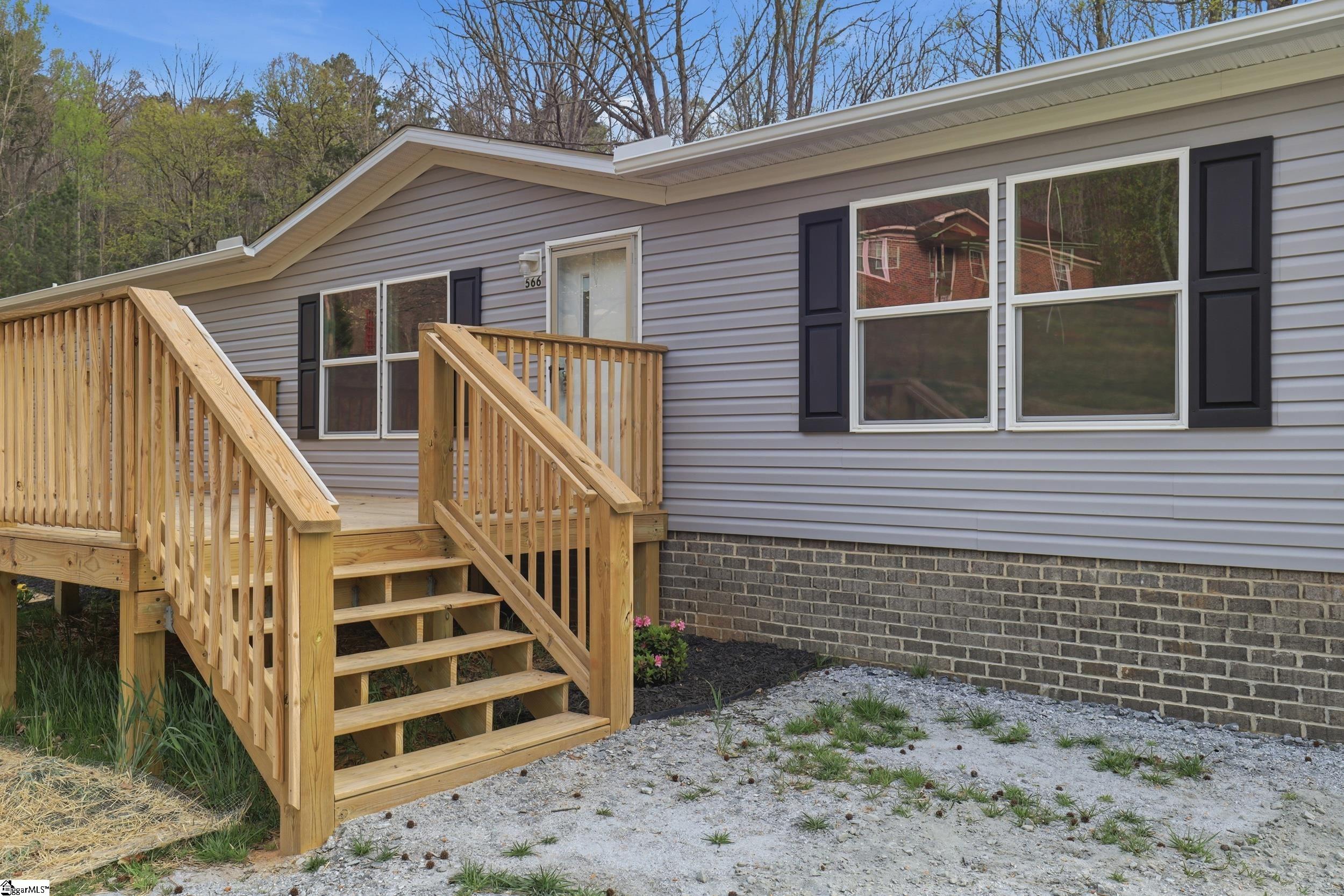 566 Connelly Road Pickens, SC 29671 - Photo 2 of 25