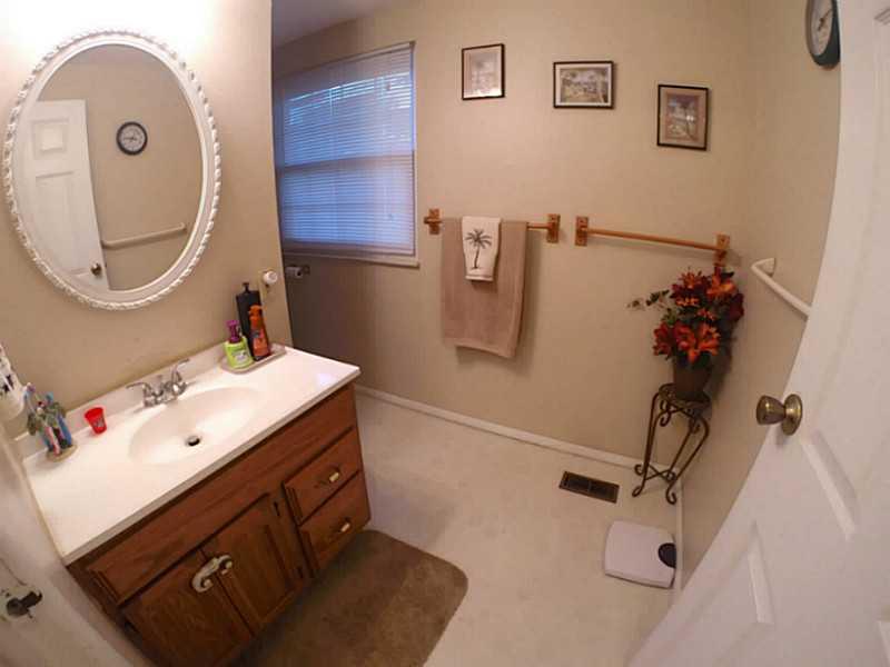 134 Crosslands Road Butler, PA 16002 - Photo 20 of 25 Master Bath/Spa.
